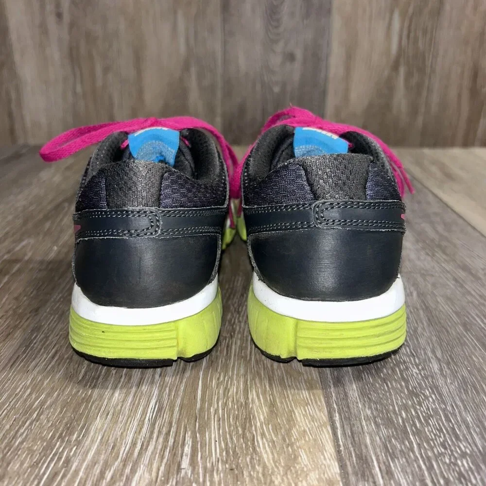 Nike Dual Fusion ST2 Gray Pink Green 456970-008 Youth US Size 4.5Y Sneaker Shoes
